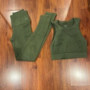 NUX Set Leggings and Top size S